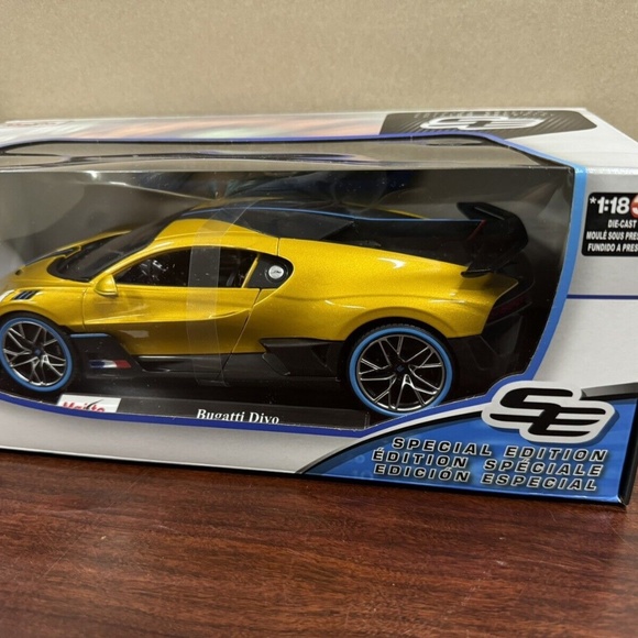 Maisto 1:18 Bugatti Divo Gold Yellow Diecast Special Edition Model - Picture 2 of 6